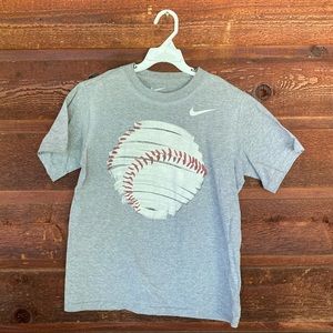 Gray Nike baseball tee